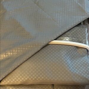 Christian Siriano Silver Tone Checker Jacquard Queen Sheets and two pillowcases